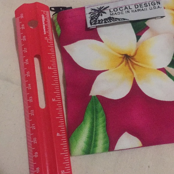 🌸Local Design Pouch Made in Hawaii U. S. A.🌸 - Picture 6 of 7